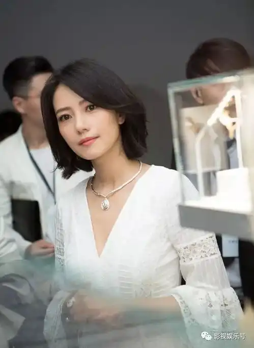 近三十位女星证件照曝光,高圆圆好看佟丽娅温婉刘诗诗清纯