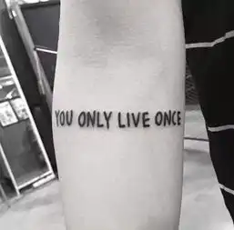 搜狐公众平台纹身素材韩国美女纹身师nini适合女生的暗黑系小纹身