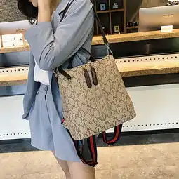 我的天老土的包包扔了吧,这6款时尚女包,让你背出气质美