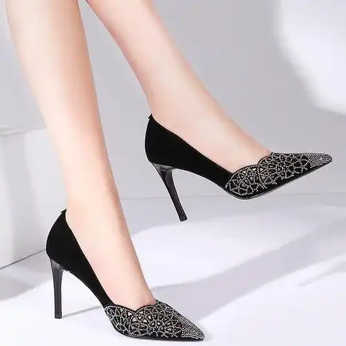 一双高跟鞋足以改变你的颜值,哪种鞋子都比不上高跟鞋的漂亮