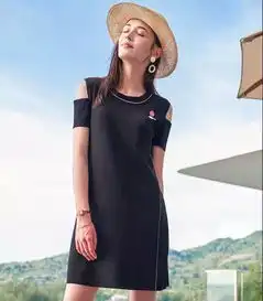 经典颜值小黑裙让你做超优雅女人