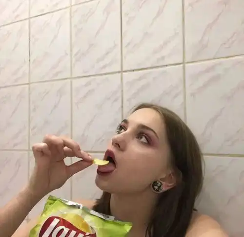 无论谁离开了你别忘了他没来之前你本就是一个人生活