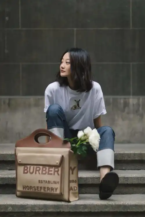穿搭女孩的矛盾也诗意