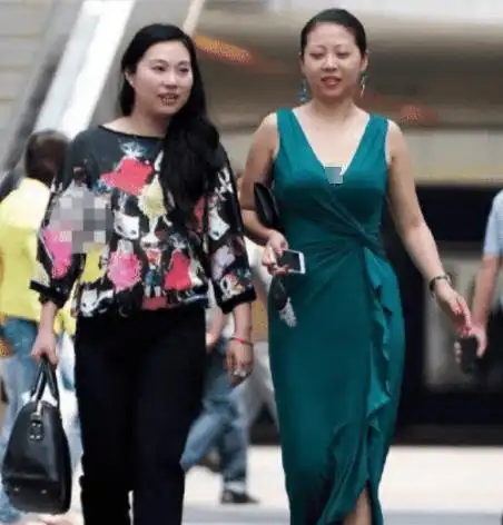 女生闺蜜姐妹头像美女逛