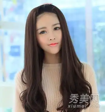 圆脸适合卷发,清新自然的塑料v面女神