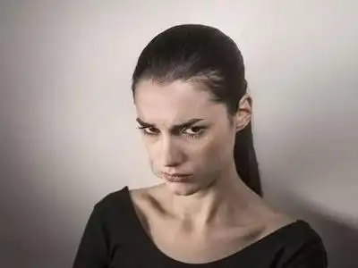 未婚女子查出乳腺癌,不吸烟不喝酒,术后丈夫全程陪伴