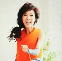女生头像手捧花米雪