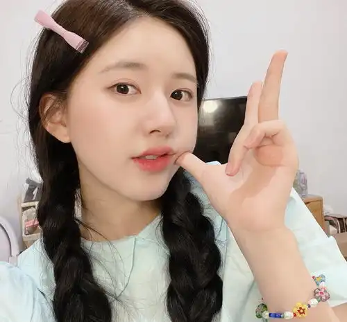 赵露思珠光美人赵露思珠光美人