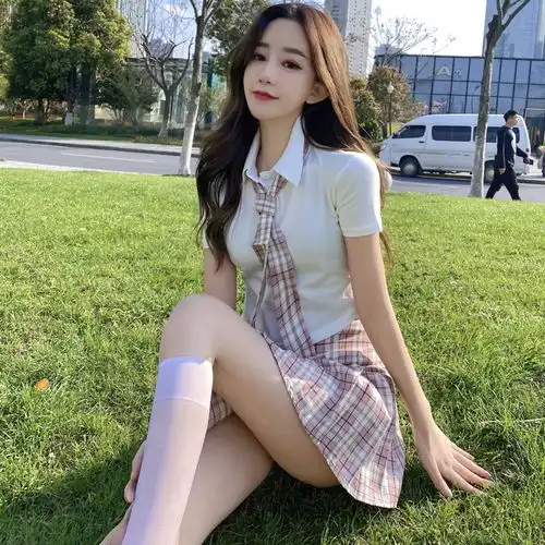 jk制服女生头像锁骨吊带