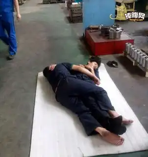 各种奇葩睡姿大集合