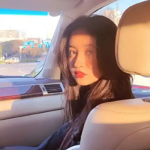 又甜又奶的宝藏女生头像