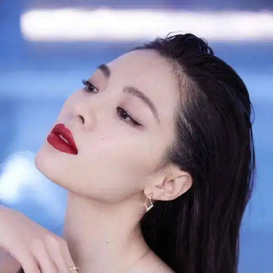 撞脸周韵钟楚曦让人欲罢不能的原生系美女到底长啥样