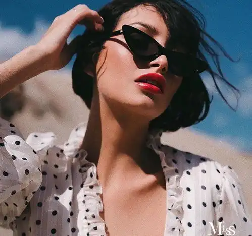 浓郁古典太妃糖味的夏日自拍指南