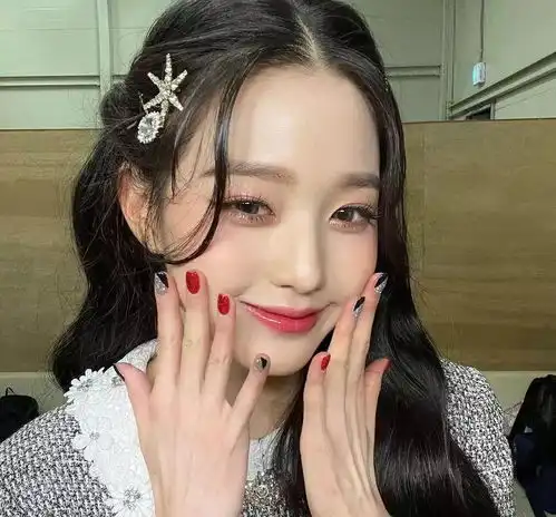 张元英头像izone