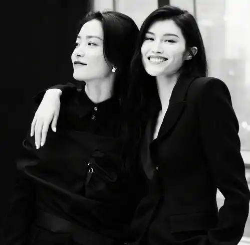 女星黑白西装造型大赏,李冰冰比男神都帅,仙剑三美同框却成焦点