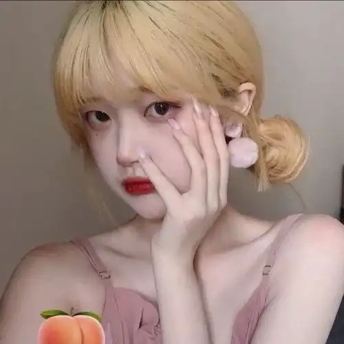 女头部位头像短发染发