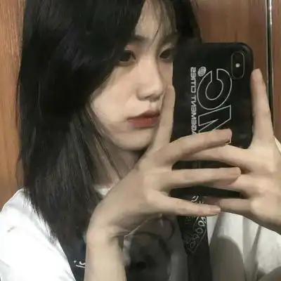 她笑着哭来着你猜她怎么笑着哭女生头像我要个性网