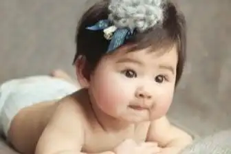 取名何李双姓女姓名