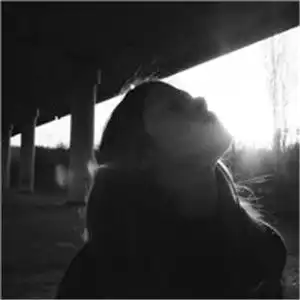 个性伤感黑白美女头像我喜欢的人我要好好保护