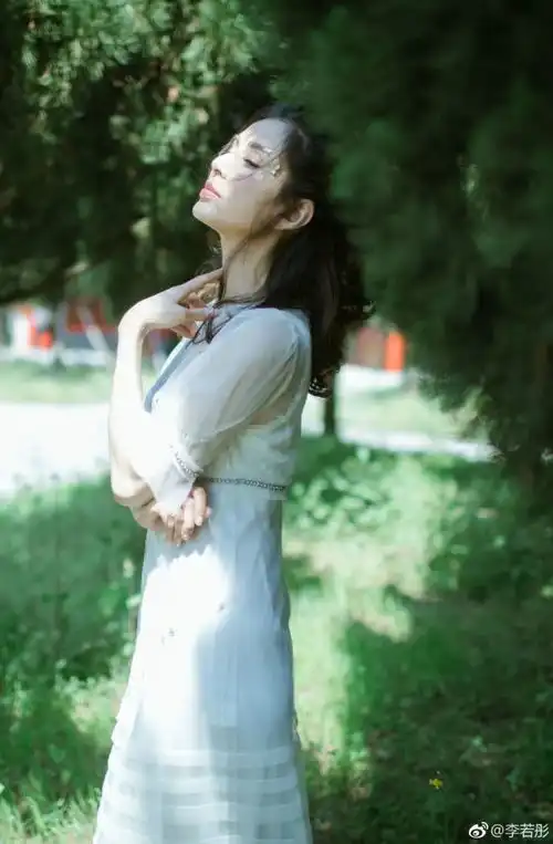 神雕侠侣中小龙女李若彤的传奇人生