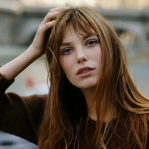 简柏金在巴黎家中去世,这饱受争议的顶级女星也走了