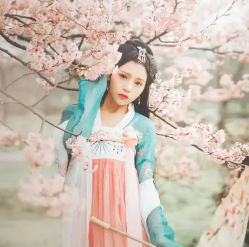 5个星座女日常生活中,巨蟹座对待朋友都很好,白羊座也是愿意顾家的性格