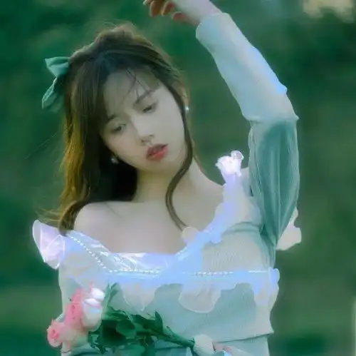 女生头像丨我年轻,又年老,连灵魂都无聊至极夏天