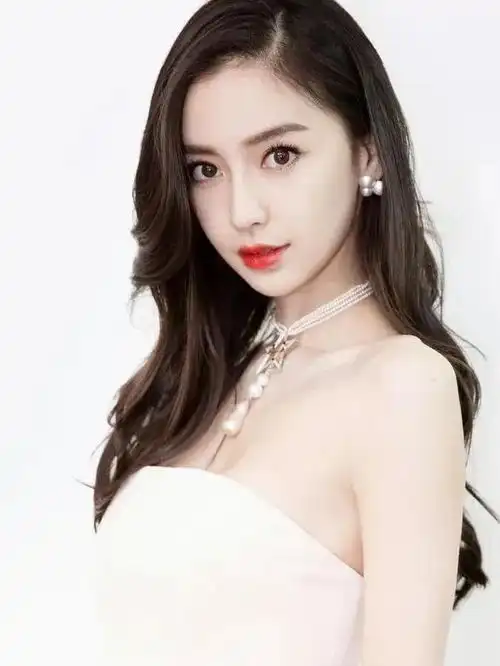 天姿国色的美女图片欣赏