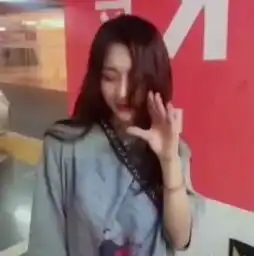 抖音盗版温婉走红,长了一张温婉脸,人气却差距一半