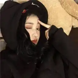 非主流2018女生超拽霸气头像我明明在笑为什么眼睛湿了