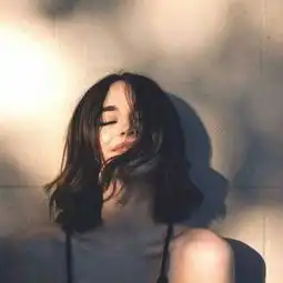 女生图片霸气可爱欧美范2018情愿潦倒一生也不愿最爱不是你