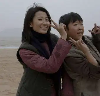 他从出道以来就一直饰演了15年孩子角色,如今还取了个娇妻