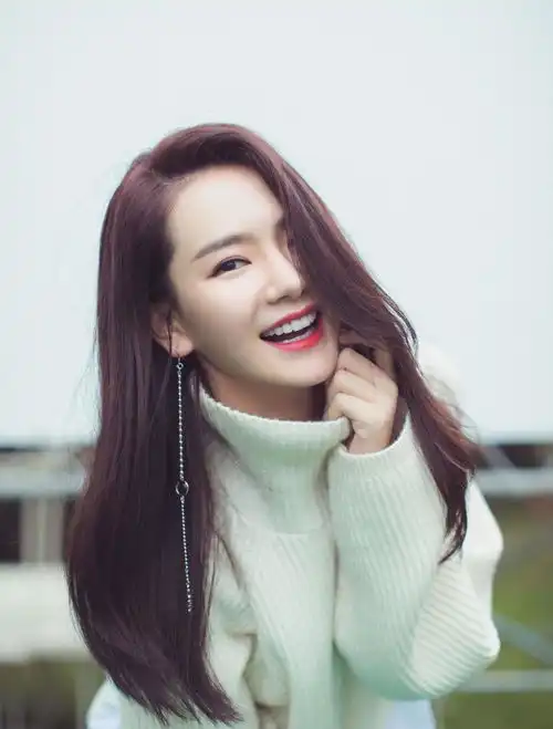 混血女星大比拼,有人美若天仙,有人如少女,有人风韵犹存