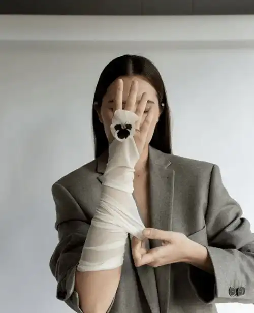 半藏森林算什么ins最近爆火的不穿bra自拍才是真正的纯欲风