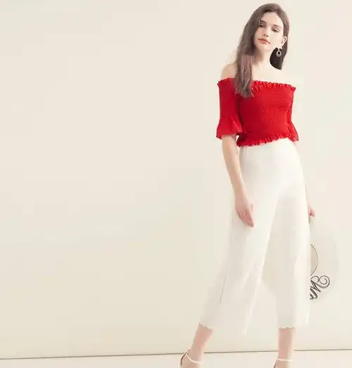 请问胸大腰细的女生该如何穿搭
