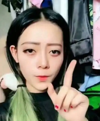 神似迪丽热巴的军营版新疆女生,太太太太帅了