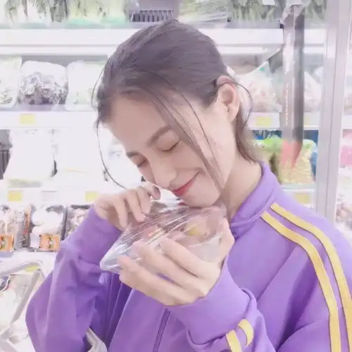 头像我的善解人意,换的往往是你得寸进尺