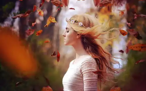 秋天里的唯美意境女生