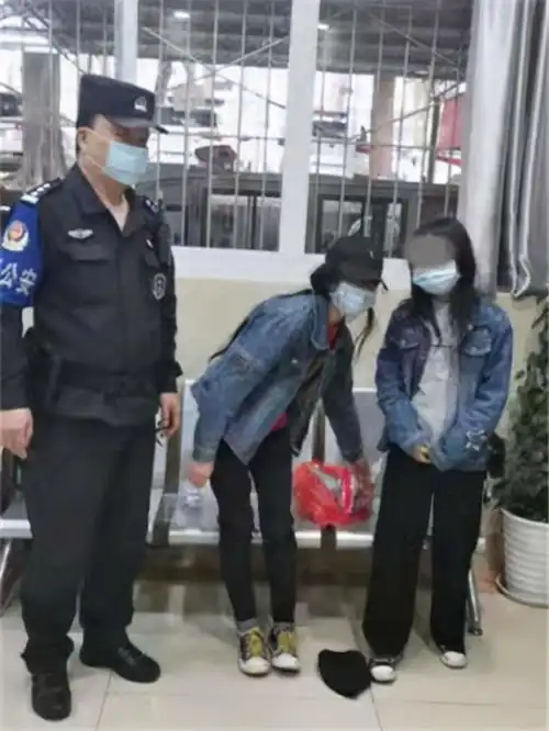 14岁少女离家出走见男网友被民警劝回