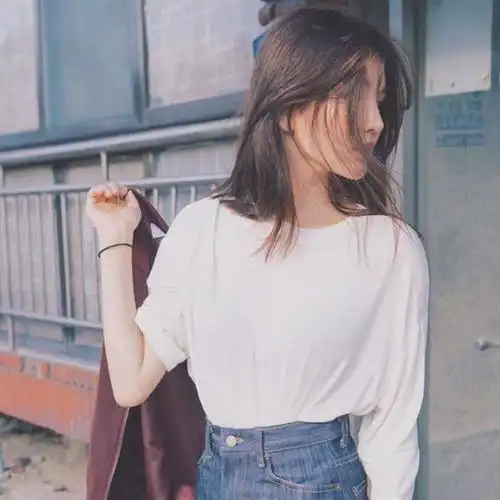高级的女头像白衬衫