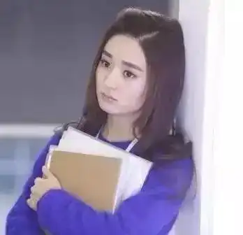 和赵丽颖撞脸的女星有颖儿和张娜拉,最近却发现个更像她的