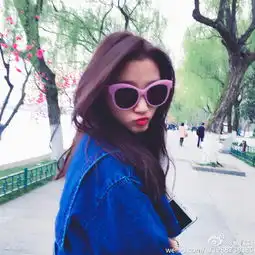 组图真少女关晓彤出游照肤白大眼长腿抢镜