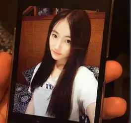 95后艺考生晒呆萌校服写真最美校服女生颜值惊人