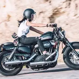 前方高能,女骑士出没,请注意