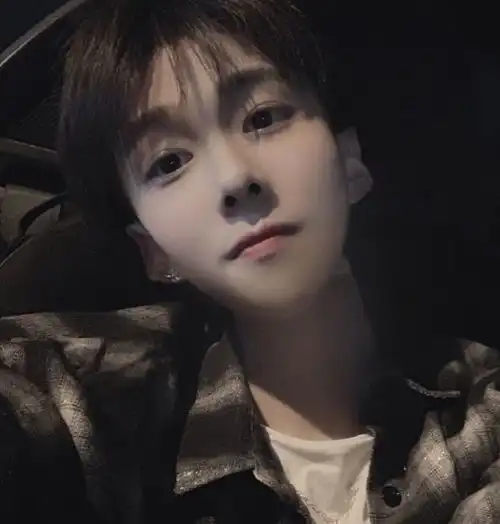 王乐乐最新单曲,歌词意外暴露与套路璐关系,网友拍手叫好