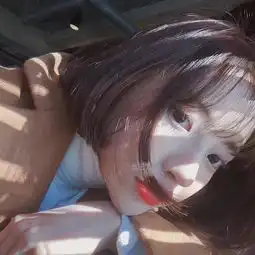 竹竿何袅袅,鱼尾何簁簁

