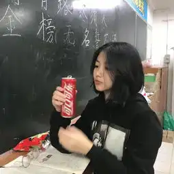 17岁高三女学生说不会化妆,网友看完照片神仙颜值,先磕为敬