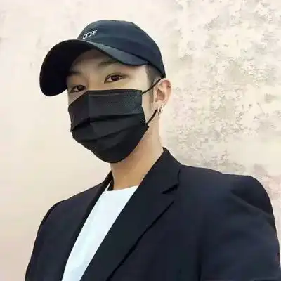 戴口罩的男生头像阳光帅气2018用我青春时光拼我今生辉煌