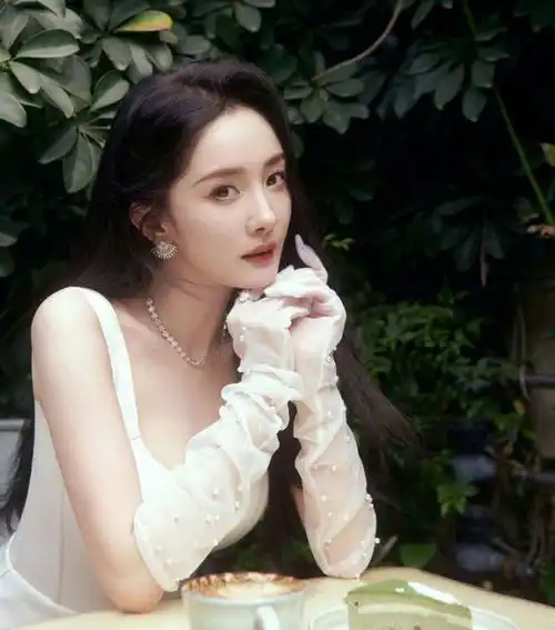 港媒曝刘恺威将二婚,女友已怀孕2个月,杨幂过门不入惹怒刘丹