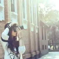 求带阳光的女生头像